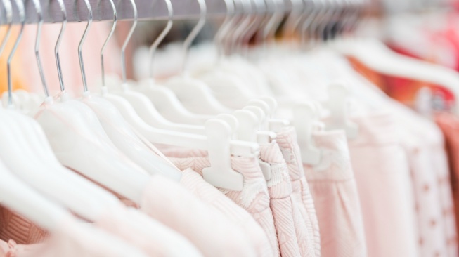 5 Rekomendasi Bahan Baju Lebaran yang Adem untuk Cuaca Panas: Nyaman dan Menyerap Keringat