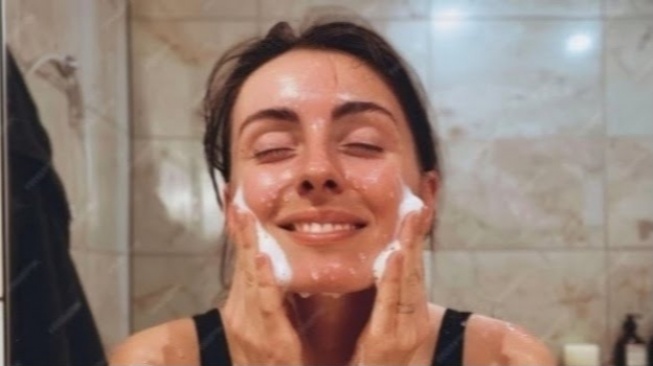 Bye Kulit Kering! 4 Cleanser Glycerin Bikin Lembap Tahan Lama Selama Puasa
