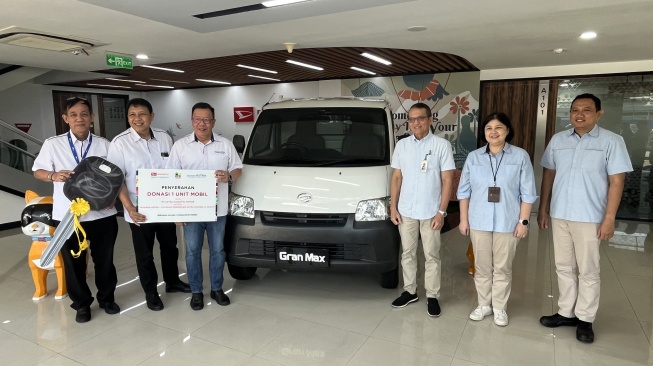 Daihatsu Gran Max Pick Up jadi kendaraan khusus untuk mendukung operasional SMK Negeri 1 Pandawai di Sumba Timur guna membantu distribusi hasil ternak siswa. (Foto: ADM)
