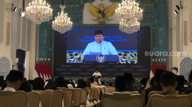 Prabowo Ajak Bangsa Bersatu Hadapi Dunia Penuh Ketidakpastian di Nuzulul Quran