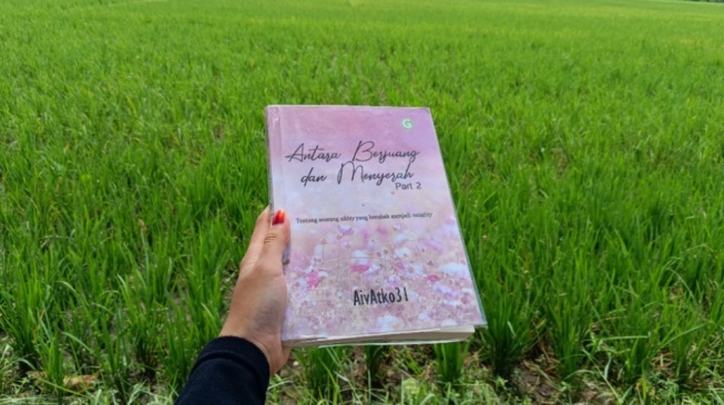 Menemukan Kembali Arah Hidup di Novel Antara Berjuang dan Menyerah 2
