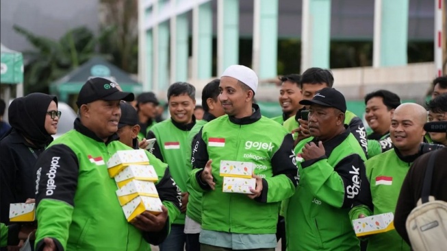 Aksi ini mendapat apresiasi dari pendakwah Habib Husein Ja'far Al Hadar yang  berterimakasih telah diundang dalam aksi bersih-bersih masjid Mitra Gojek (Dok: Istimewa)