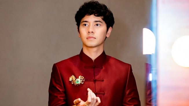 Emir Mahira Cari Jawaban soal Aturan Pukul Istri ke Quraish Shihab