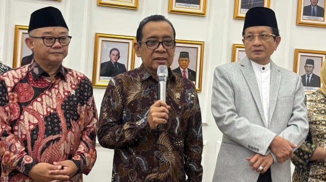 Menko PMK Soroti Screen Time Anak yang Capai 7,5 Jam: Picu FOMO hingga Gangguan Mental