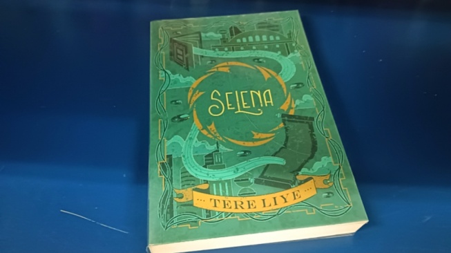 Kenakalan Miss Keriting, si Guru Matematika di Novel Selena Karya Tere Liye
