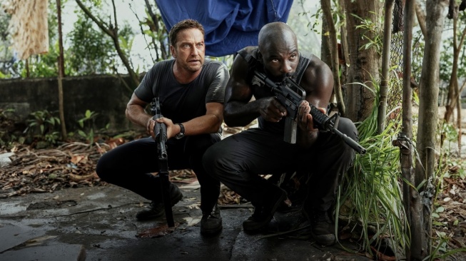 Film Plane yang dibintangi Gerard Butler akan tayang pada Jumat (13/3/2026) dini hari pukul 02.00 WIB di Trans TV menemani sahur Anda. [YouTube]