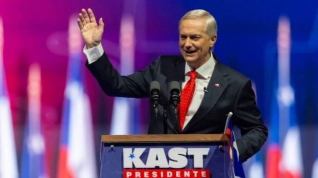 Presiden Ini Dituding Memuja Mantan Diktator: Publik Kecewa, Mirip Negara Mana ya?