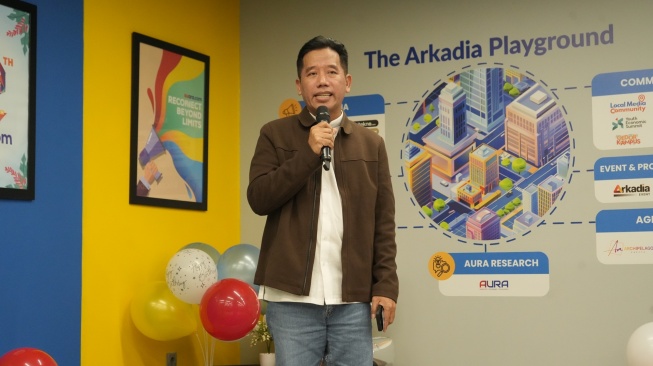 Pemimpin Redaksi Suwarjono memberikan sambutan dalam perayaan hari ulang tahun (HUT) ke-12 Suara.com di Gedung P46, Palmerah, Jakarta, Rabu 11 Maret 2026. [Suara.com / Novi]