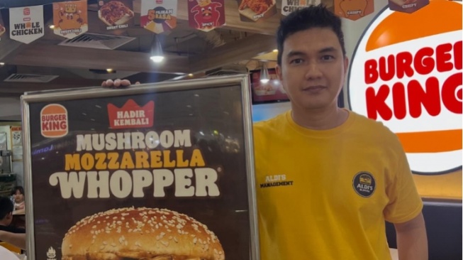 Promosi Nyeleneh Aldi Taher Viral, WNA Ikut Penasaran dengan Aldis Burger
