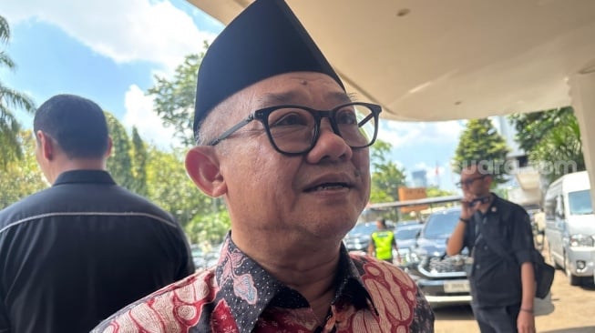 55 Ribu Guru Sudah Dilatih, Menteri Dikdasmen Umumkan Coding dan AI Akan Jadi Pelajaran Wajib