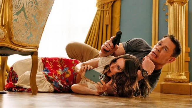 Film Freelance yang dibintangi John Cena akan tayang pada Sabtu (14/3/2026) dini hari pukul 02.00 WIB di Trans TV. [YouTube]