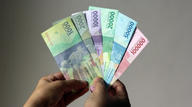 Hukum Meminta THR ke Saudara yang Sudah Kerja, Boleh atau Tidak?