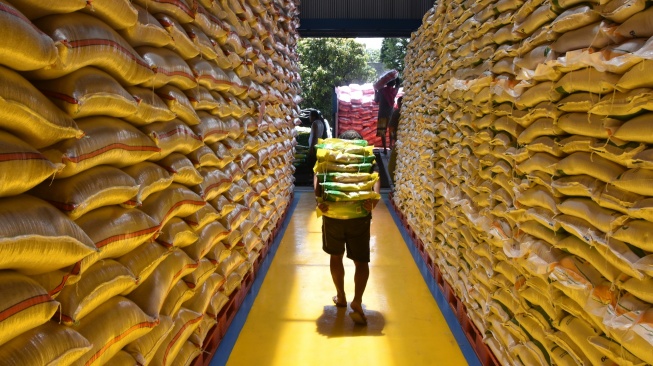 Cadangan Beras Pemerintah Tembus 4 Juta Ton