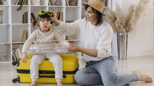 6 Barang Wajib di Travel Kit Lebaran untuk Ibu yang Membawa Balita