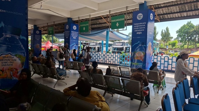 Pemudik Mulai Padati Terminal Kampung Rambutan, Puncak Arus Mudik Diprediksi H-3 Lebaran
