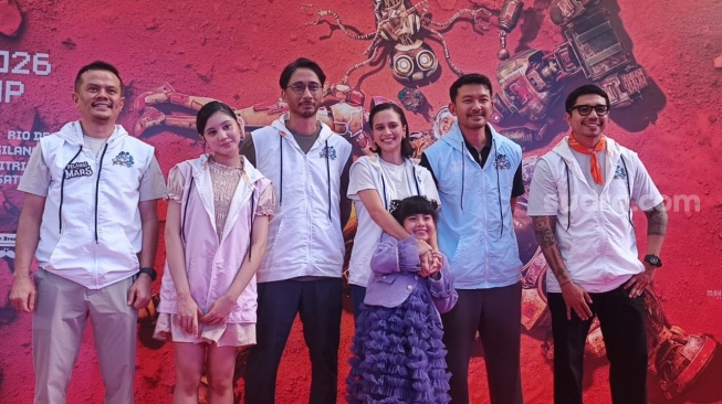 Perilisan film Pelangi di Mars bersama Upie Guava (Sutradara) dan para pemainnya seperti Keinaya Messi, Lutesha hingga Rio Dewanto di Kuningan, Jakarta Selatan pada Sabtu, 14 Maret 2026 [Suara.com/Rena Pangesti]