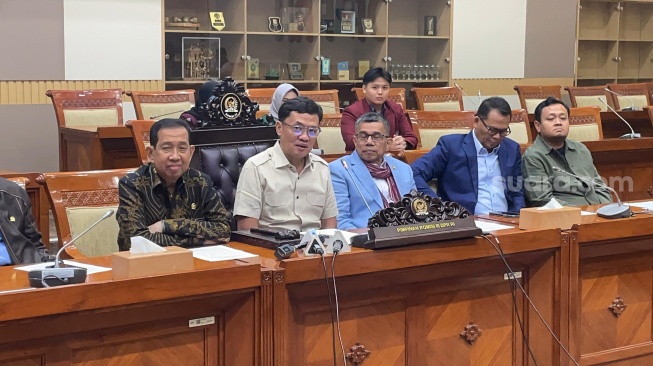 Komisi III DPR Desak Polri Usut Tuntas Penyerangan Andrie Yunus, Minta Kemenkes Tanggung Pengobatan