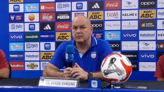 Persib Gagal Amankan Tiga Poin di Samarinda, Bojan Hodak Soroti Momen Kontroversial
