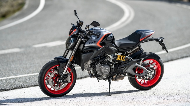 Tampilan Baru Ducati Monster Sport Hadir dengan Warna Ikonik Legenda S4
