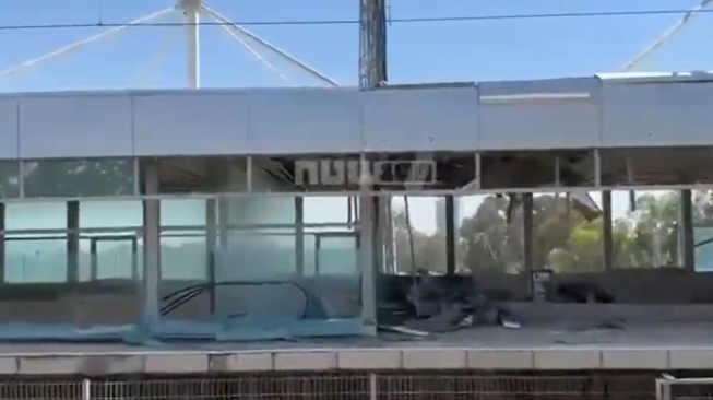 Serangan rudal Iran kembali menghantam kota Tel Aviv, Israel, Selasa (17/3) malam WIB. [Tangkap layar X]