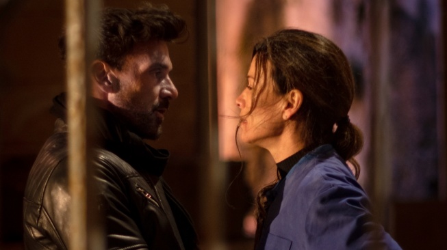 Film Hounds of War yang dibintangi Frank Grillo dan Rhona Mitra akan tayang pada Rabu (18/3/2026) dini hari pukul 02.00 WIB di Trans TV. [YouTube] 
