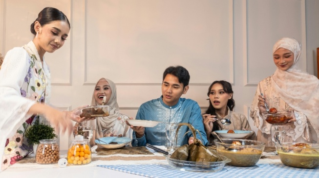 Katalog Jawaban Lebaran 2026: Biar Gak Kena Mental Pas Ditanya Kapan Nikah dan Gaji Berapa