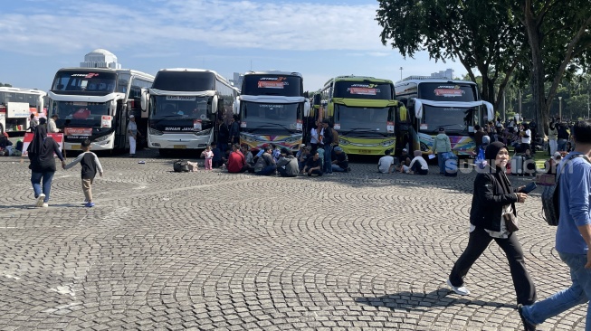 Dulu Terpisah dan Naik Motor, Kini Wawan Bahagia Boyong Keluarga Mudik Gratis ke Tegal