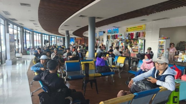 Situasi Terminal Mengwi, Badung, Selasa (17/3/2026) [Suara.com/Putu Yonata Udawananda]