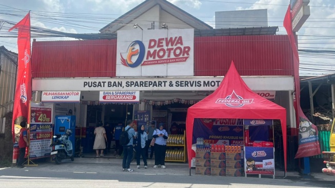 Federal Oil memberangkatkan ratusan mekanik Jabodetabek mudik gratis serta menyediakan Posko Mudik di jalur Pantura. (Foto: Federal Oil)