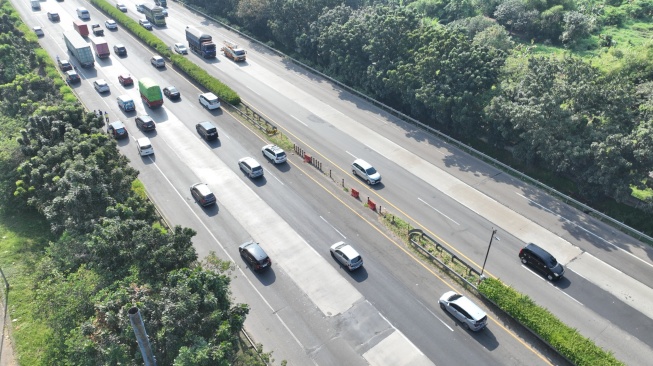 Sistem One Way Terus Berlangsung di Jalan Tol Trans Jawa