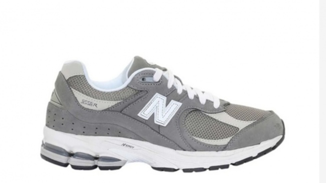 New Balance 2002 Unisex Sneakers Shoes &ndash; Grey (Foot Locker)