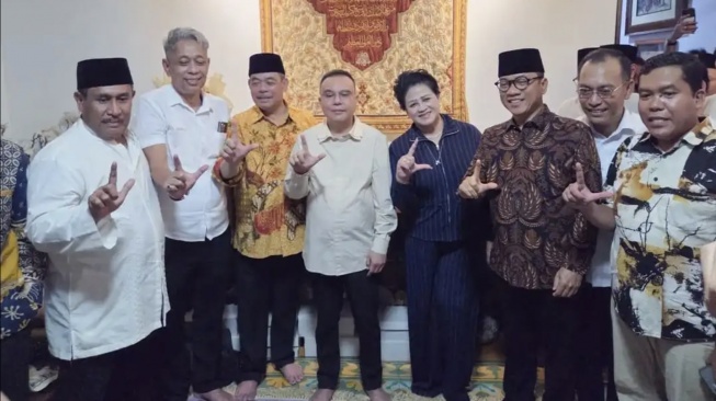 Dasco Bukber Bareng Aktivis Senior, Serap Aspirasi Hariman Siregar hingga Connie Rahakundini