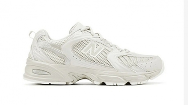 New Balance 530 Unisex Sneakers &ndash; White (Foot Locker)