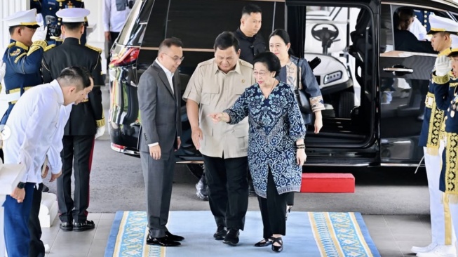 Puan Tegaskan PDIP Bukan Partai Abu-abu! Senyum Saan Mustopa dan Cucun Jadi Soroton