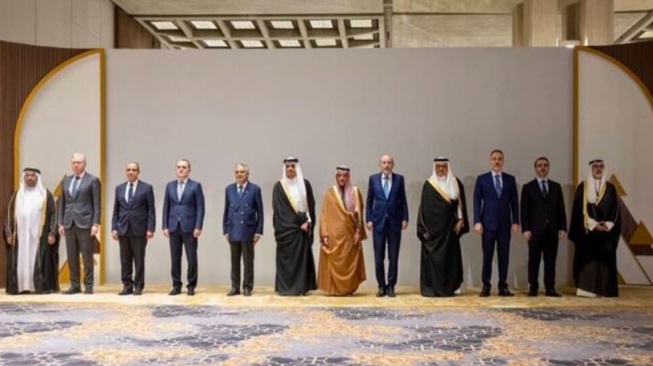 12 Negara Islam Kompak Lawan Iran: Hentikan Serangan atau Kami Balas