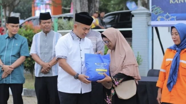 Sinergi BRI dan Kemenimipas, Salurkan Ratusan Paket Sembako dalam Aksi "Jambi Peduli"