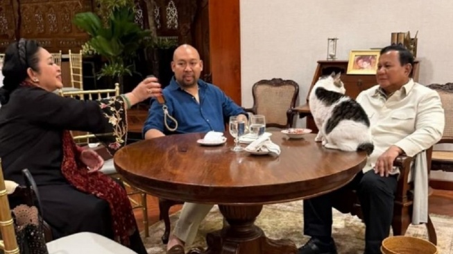 Potret Hangat Lebaran Presiden Prabowo: Makan Bareng Titiek Soeharto, Didit, dan Bobby Kertanegara