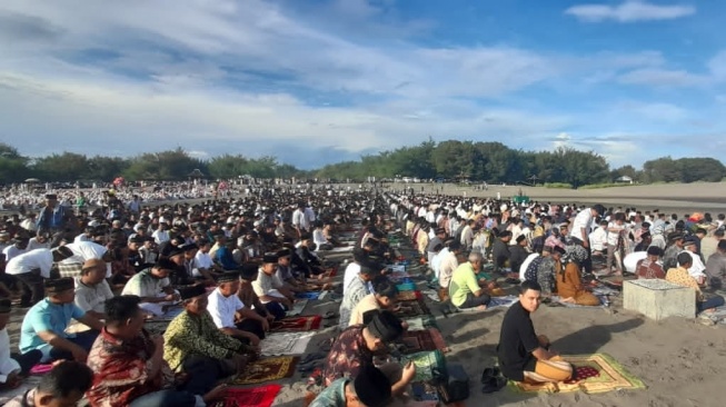 Tradisi Lama, Salat Idulfitri di Gumuk Pasir Kretek Jadi Magnet Umat Muslim Jogja