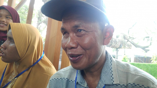 Kisah Haru Driver Ojol dan Tunanetra yang Akhirnya Bisa Masuk Istana di Momen Lebaran Presiden