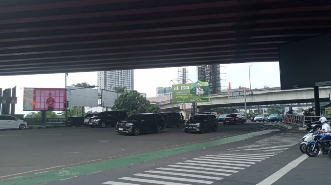 Live Report: Suasana Pemudik di Hari H Lebaran Idulfitri di Bekasi Kalimalang