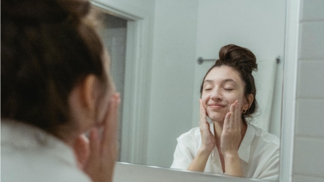 4 Cleansing Foam Baking Soda yang Ampuh Angkat Kotoran hingga ke Dalam Pori