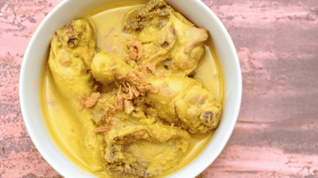 Opor Ayam Bertahan Berapa Lama? Ini Trik Ampuh Bikin Masakan Santan Awet