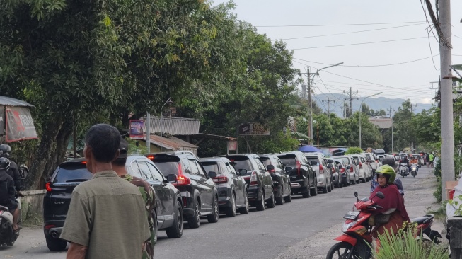 Volume Kendaraan Arus Balik Membeludak, GT Purwomartani Kini Dibuka Hingga Pukul 20.00 WIB