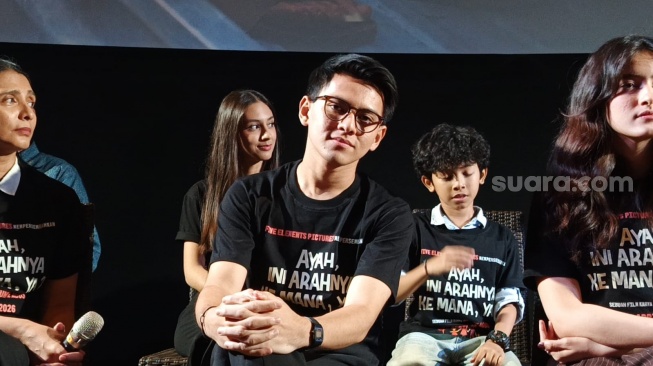 Dulu Tidur di Pom Bensin dan Makan Warteg, Rey Bong Kini Balas Budi Jadikan Ayahnya 'Bos'