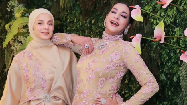 Ala Alatas diduga dukung Selvi Salavia usai berseteru dengan Tasyi Athasyia (Instagram/ala_instyle)