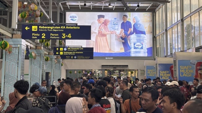 Cerita Arus Balik: Syamsudin Trauma Macet 27 Jam di Jalan, Derris Pilih War Tiket Sejak H-45