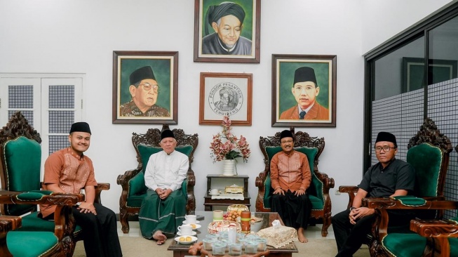 Gus Ipul Kunjungi Pesantren Pendiri NU, Sosialisasikan Agenda Muktamar