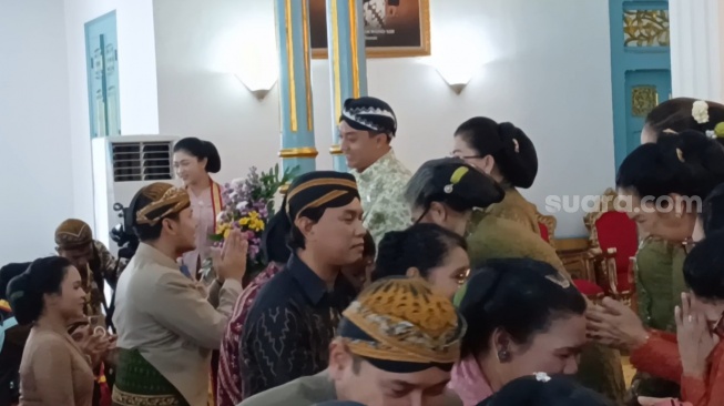 Suasana halal bi halal bersama PB XIV Purboyo. (Suara.com/Ari Welianto)