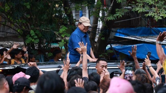 Seskab Ungkap Detik-detik Prabowo Ingin Lihat Warga di Bantaran Rel: Dadakan Ingin Menyamar