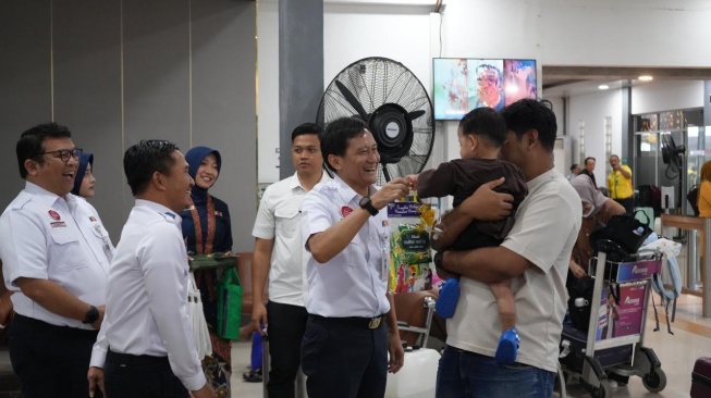 Direktur Utama KAI Bobby Rasyidin saat melakukan peninjauan langsung ke wilayah Daop 9 Jember dan Daop 8 Surabaya [Handout]
